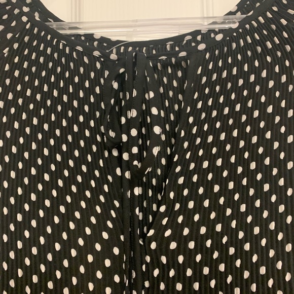 NWT Melissa Paige cold shoulder top, large - Picture 3 of 4